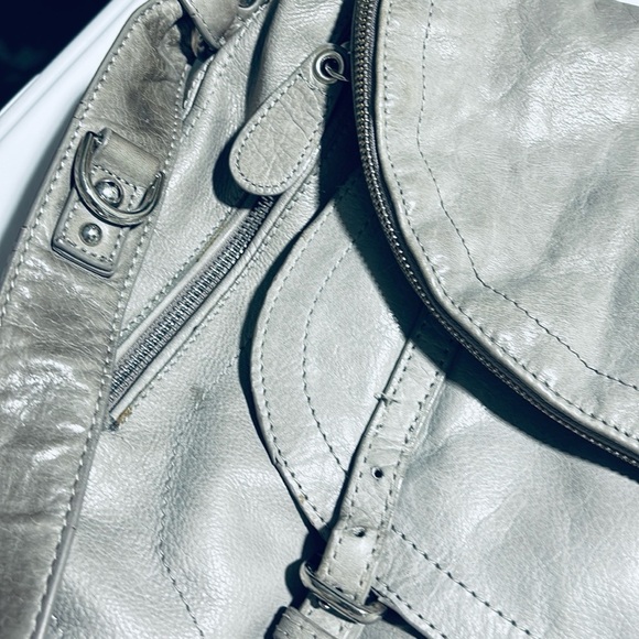 Sabina New York Grey Leather Saddle Bag - Picture 2 of 12